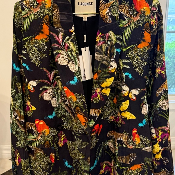 Blazer - Picture 1 of 2